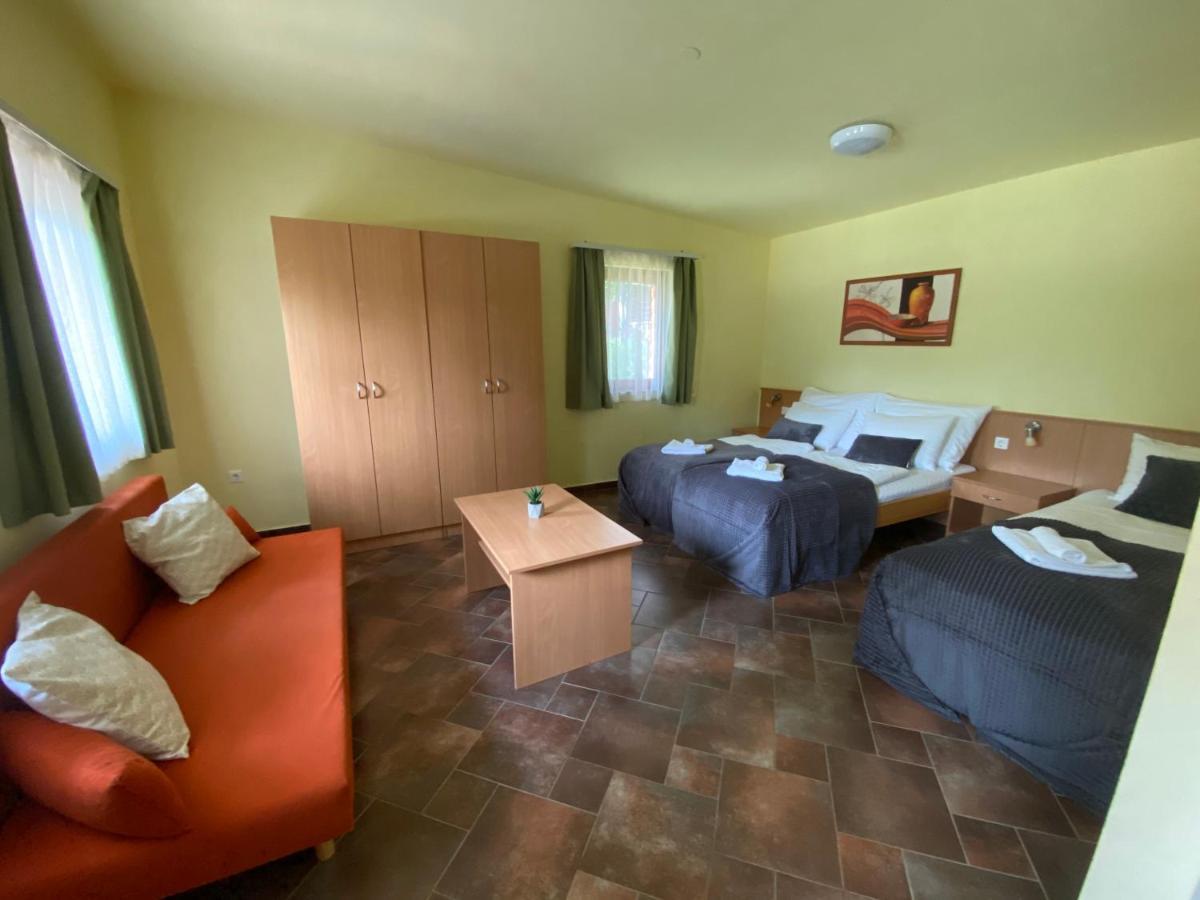 Matra Kemping Apartmanok Matrafured Exteriör bild