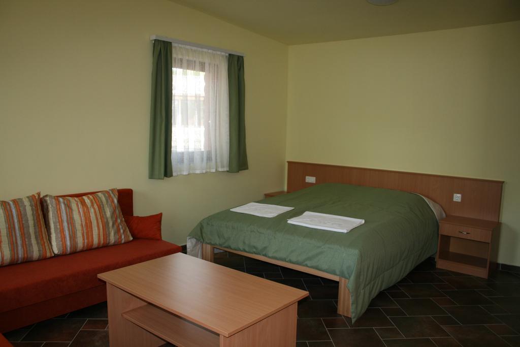 Matra Kemping Apartmanok Matrafured Rum bild